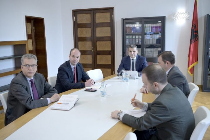 EFEKTET E LUFTËS/ Sejko takon misionin e FMN: Gati për të reaguar, nëse shtrohet…