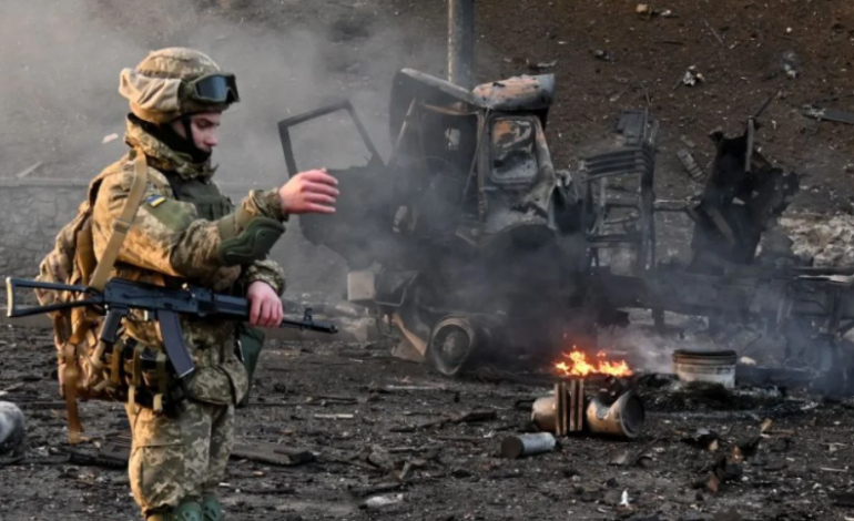 LUFTA/ Një ditë pas vrasjes së gazetarit amerikan, një tjetër reporter britanik plagoset rëndë në Ukrainë