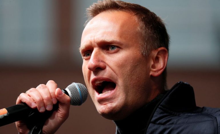 LUFTA/ Navalny thirrje nga burgu rusëve: Ngrihuni në protesta masive çdo ditë kundër pushtimit të Ukrainës nga Putini