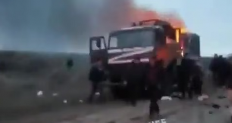 LUFTA NË UKRAINË/ Si po përpiqet Putin të fshehë makinat me karburant për të furnizuar ushtrinë (VIDEO)