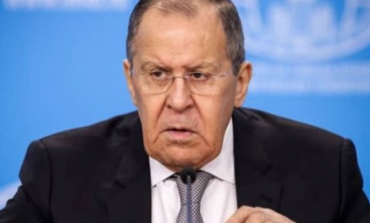 LUFTA/ Lavrov: Çdo dërgesë armësh në Ukrainë do të jetë një objektiv