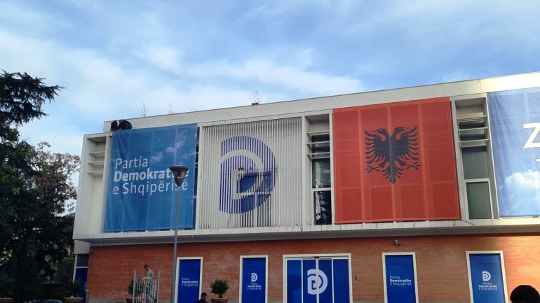 E FUNDIT/ Eksplozivi në Shkodër në një prej bizneseve të kandidatit demokrat më 6 mars, reagon PD