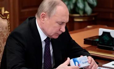 FRIKË NGA HELMIMI/ Putin largon nga puna 1000 anëtarë të stafit personal