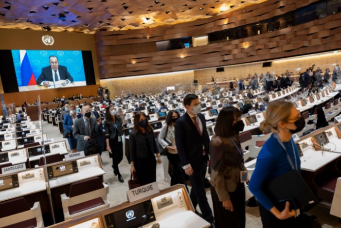 I NDODH E PAPRITURA/ Lavrov nis të flasë në konferencën e OKB, përfaqësuesit e vendeve të BE REFUZOJNË ta dëgjojnë