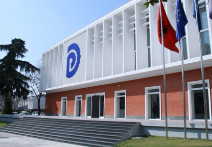 “NUK JEMI DAKORD ME MASAT E QEVERISË”/ Deputeti i PD: Janë fasadë, Rama të vijë në interpelancë për rritjen e çmimeve