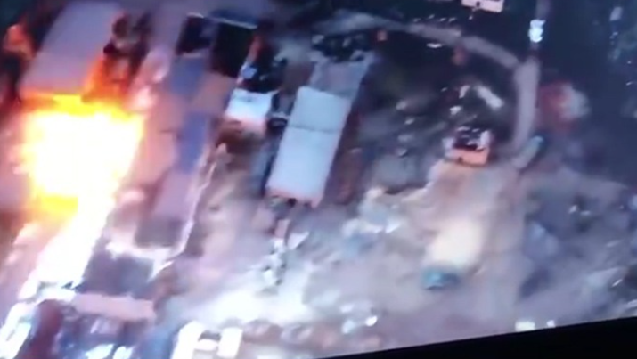 PAMJET/ Droni e vëzhgon artileria e godet, momenti kur shkatërrohet baza ruse