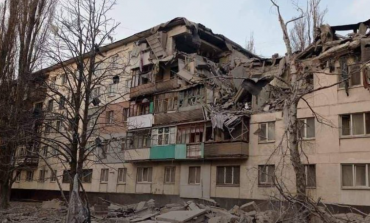 LUFTA/ Qyteti lindor i Ukrainës bombardohet nga forcat ruse, shkatërrohen zonat e banuara