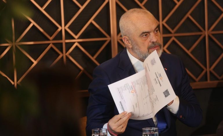 KONCERTI I MALUMËS/ Rama: Asnjë qindarkë nga ne! S’guxon që të ndalojë ndonjë May Bach në derën e punës se…