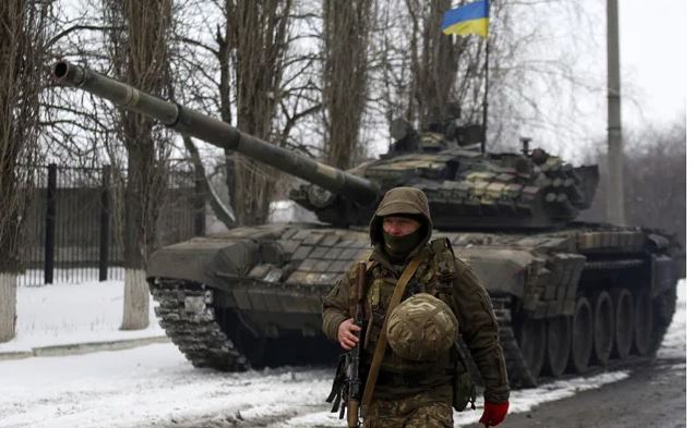 PUTIN I “SHPALL” LUFTË NATO-S/ Baza e sulmuar në Ukrainë përdoret për stërvitje, të punësuar edhe të huaj