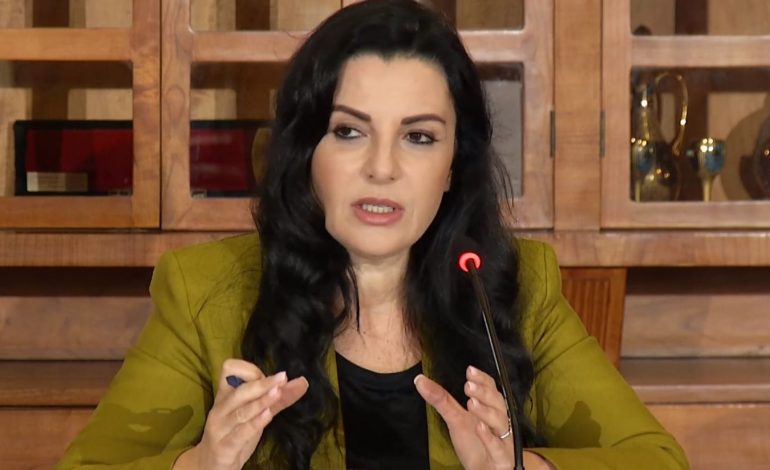 “KUJDES ME KONDICIONERËT”/ Balluku shpalos planin e kursimit të energjisë