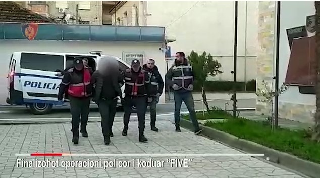 E FUNDIT/ Tre vite hetime, policia jep detaje mbi operacionin “Five” që goditi 5 grupe të organizuara kriminale. Arrestohen 35 persona