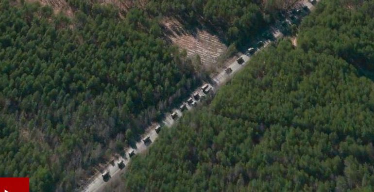 PAMJET 3D/ Ja si duket kolona 64 km e blindave e ngecur pranë Kievit! Momenti kur forcat ukrainase shkatërrojnë helikopterin rus