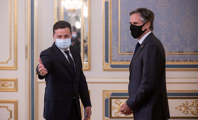 TREGON PRAPASKENAT/ Sekretari Amerikan i Shtetit: Nëse Presidenti Zelensky vritet nga forcat ruse, ukrainasit e kanë një…