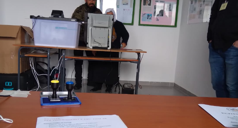 DALIN PAMJET/ Në Vorë votim familjar, UDHEZOHEN për kë të votojnë. Celibashi…