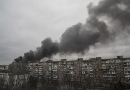 RUSIA BOMBARDON SHKOLLËN NË MARIUPOL/ Ishin të strehuar 400 persona. Mes tyre dhe fëmijë