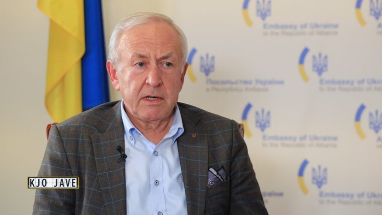 LUFTA/ Ambasadori i Ukrainës rrëfen përjetimet dhe mungesen e familjes: Tensioni emocional më jep…
