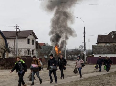 EVAKUIMI I CIVILËVE TË BLLOKUAR NGA LUFTA/ Arrihet armëpushimi lokal në Luhansk