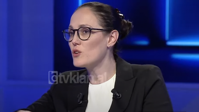 KRIZA/ Ministrja Ibrahimaj: Një person duhet të fitojë 130-140 euro në muaj që të mos quhet i varfër