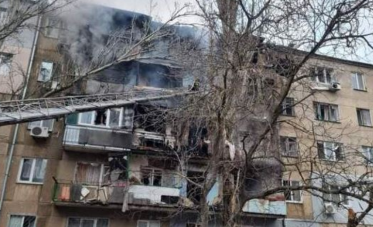 SULMET RUSE/ Bombrdohen lagjet me civilë, ushtria ukrainase vijon rezistencën për të mos dorëzuar Mykolaiv-in