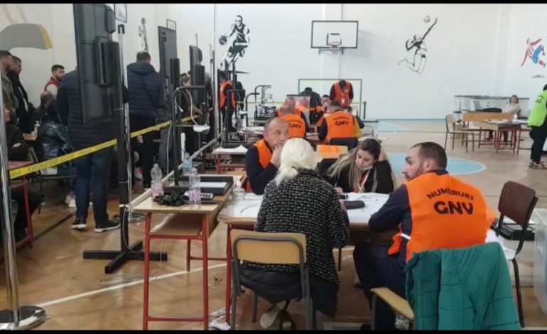 PËRFUNDON EDHE NË DIBËR NUMËRIMI/ Fiton kandidati i PS-së, një kuti e dëmtuar e pa numëruar (REZULTATI)