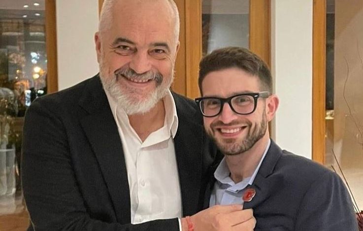 DJAI I GEORGE SOROS NË TIRANË/ Publikon foton me Edi Ramën: Me njeriun që e shndërroi kryeqytetin në…