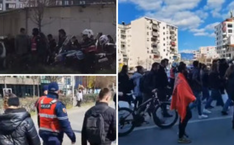 NDIQENI LIVE/ Studentët e Bujqësorit drejt qendrës së Tiranës, bllokojnë qarkullimin e makinave
