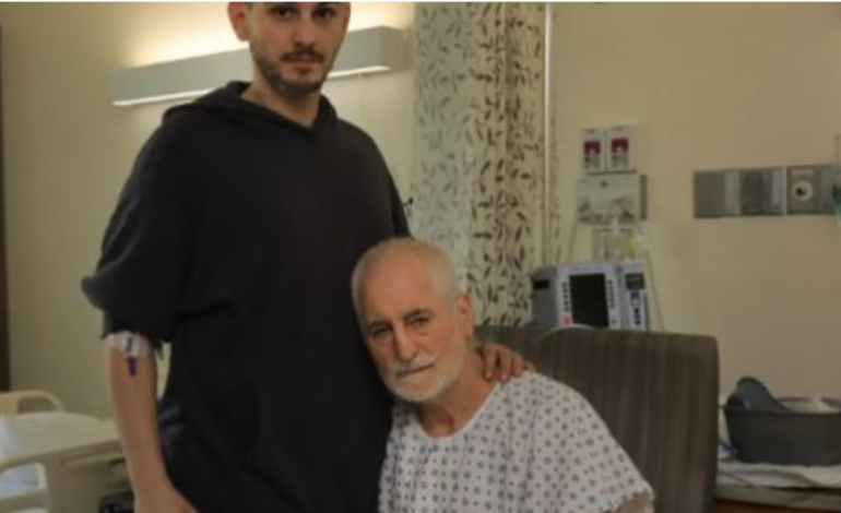 HERONJTË E SHBA/ Shqiptarët babë dhe bir përleshen me grabitësit për të shpëtuar të moshuarën