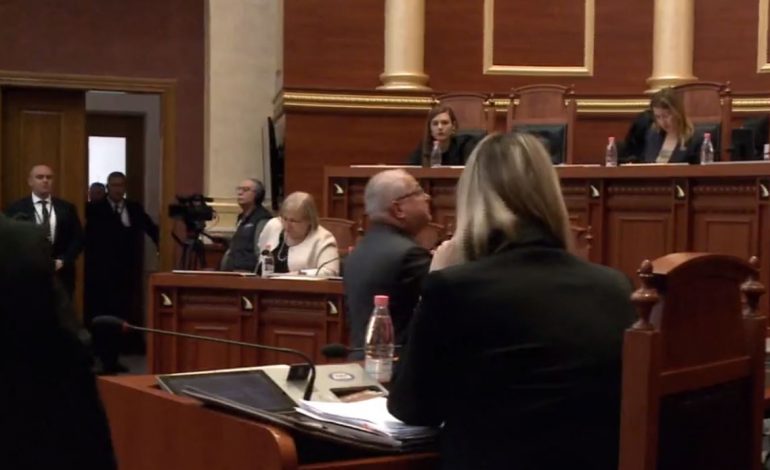 ÇFARË NDODHI? Tensionohet Edmond Spaho në Kuvend, garda në gatishmëri