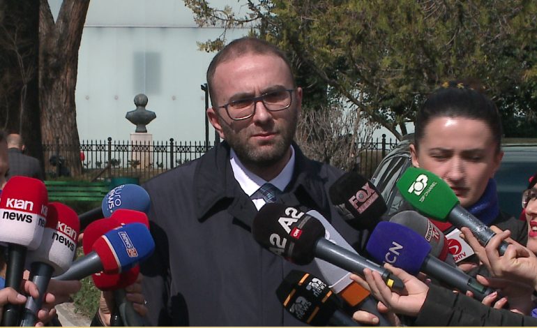 DORËHEQJA E BASHËS/ Gazment Bardhi shkon në seli: PD do të bashkohet kur…
