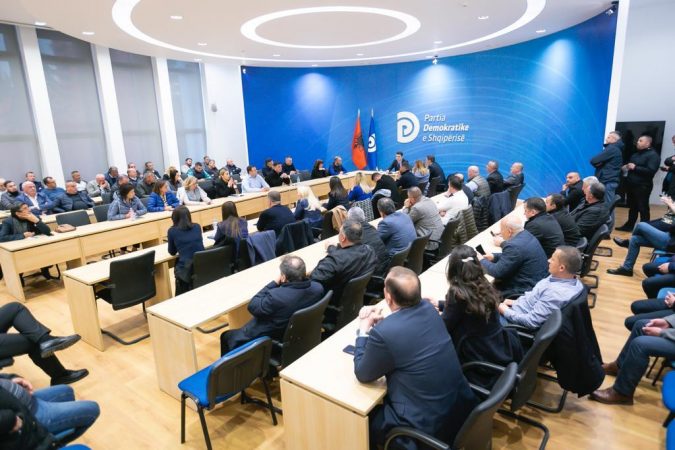 DOREHEQJA E BASHËS/ Reagon Grupi i PD: E vleresojmë AKTIN! I kërkojmë Berishës që…