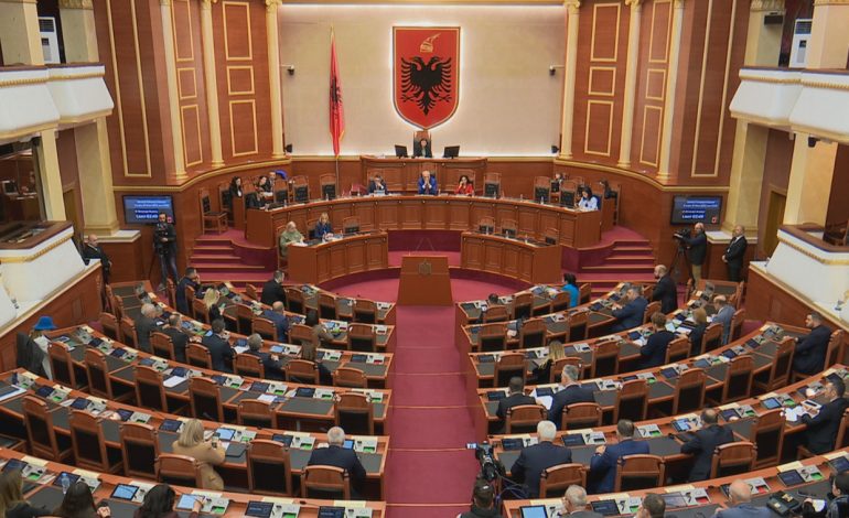 SEANCA PLENARE/ PD kërkon ndryshim të rendit të ditës: Të shqyrtohet propozimi ynë…