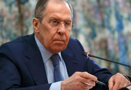 FLET PËR KOSOVËN/ Lavrov: Pse duhet ta bëjnë shqiptarët këtë dhe një popull si Krimeja të mos e bëjë