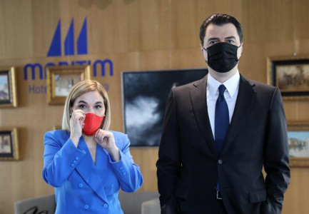 “DORËHEQJE E VONUAR”/ Kryemadhi: Tradhtia e Bashës dëmtoi LSI-në, “faturën” do e paguaj unë me karrierën politike
