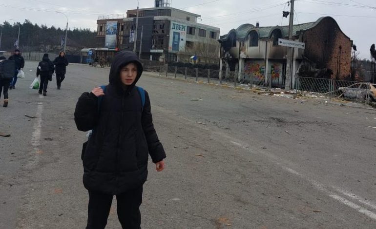 “KISHA FRKË SE DO VDISJA”/ 16-vjeçarja e arratisur nga Ukraina rrëfen tmerrin e luftës: U larguam me gjërat e nevojshme