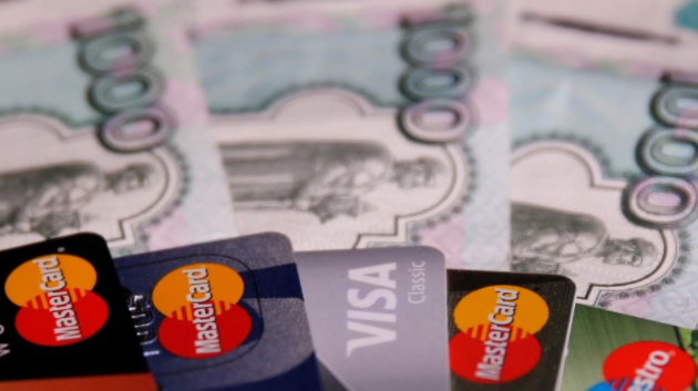 NUK NDALEN NDËSHKIMET PËR RUSINË/ Visa dhe Mastercard ndërpresin transaksionet, asnjë kartë e lëshuar nuk do të funksionojë