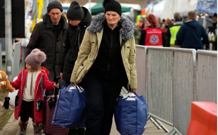 LUFTA NË UKRAINË/ OKB: Mbi 4 milionë njerëz janë larguar nga vendi! Polonia me numrin më të lartë..