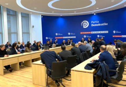 DEBATE NË PD/ Paloka akuzon Alibeajn se “po vazhdon linjën e përçarjes”: Nuk ju detyruam të kërkonit falje…