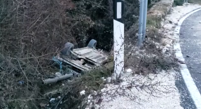 AKSIDENT I RËNDË NË BERAT/ Makina përfundon në kanal, zhduket shoferi
