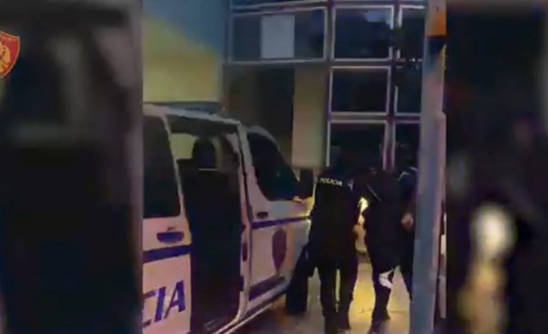 ÇFARË NDODHI NË VLORË? Policia aksion blic, arrestohen tre persona, sekuestrohen dy armë