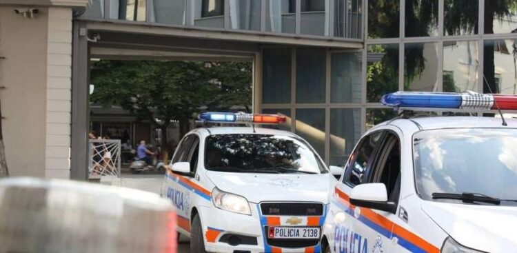 POLICIA AKSION NË TIRANË/ Arrestohen 9 persona, akuzohen nga mashtrimi te thyerja e masës së sigurisë