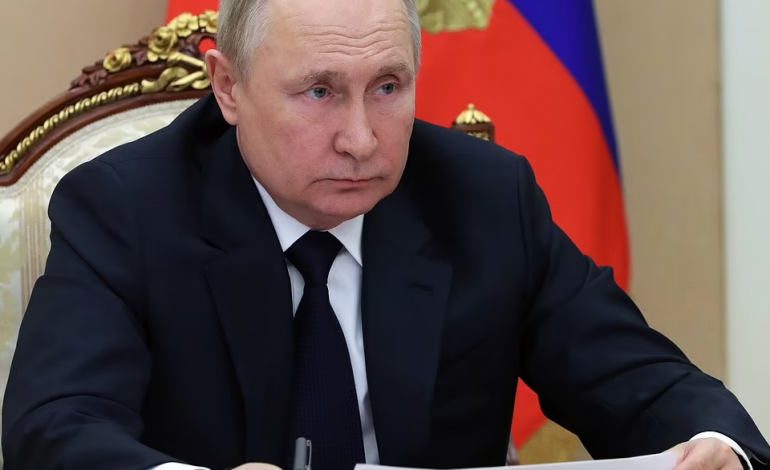 “PUTIN VUAN NGA ÇRREGULLIMET NË TRRU”/ Mediat britanike: Ka pamje të fryrë në fytyrë dhe…