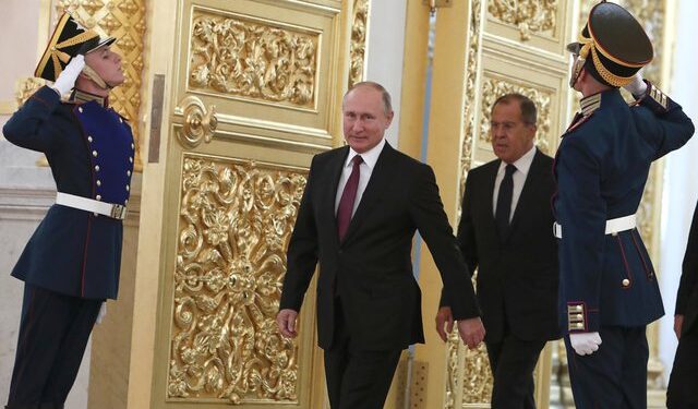 LUFTA/ Arsyeja e vërtetë e çmendurisë: Vladimir Putin vuan nga “Kompleksi i…