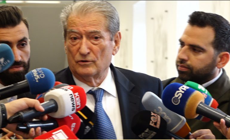 ME ÇFARË FONDESH PO BËHET RIKONSTRUKSIONI I PD? Berisha: Nuk e di me çfarë financash, zyra ime do jetë…