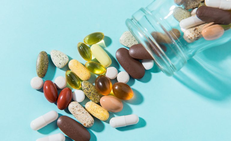 COVID-19/ Rritje e pazakontë e shitjeve të vitaminave, kortizonikëve, antibiotikëve dhe antikoagulantëve