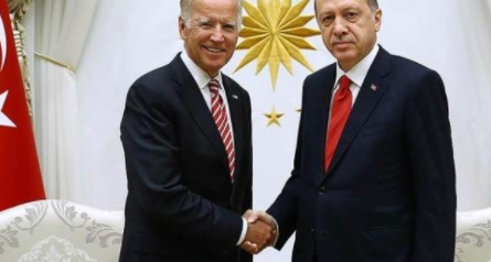 “MBËSHTETJE TË FORTË PËR UKRAINËN”/ Zbardhet telefonata Biden-Erdogan. Ja çfarë u tha