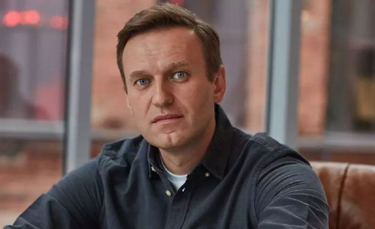 ÇFARË NDODHI? Kundërshtari i Putin, Navalny dënohet për mashtrim