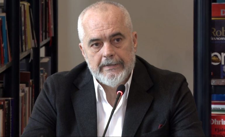 SULLTAN NOVRUZI/ Rama uron bektashinjtë me një foto nga Sari Salltiku