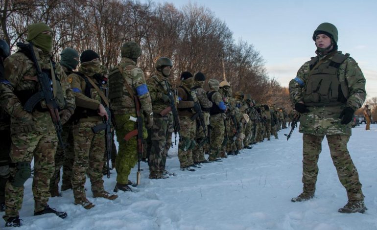 NË AKSION PËR TË PLOTËSUAR REZERVAT/ Rusia dërgon trupa në Donbas dhe Krime