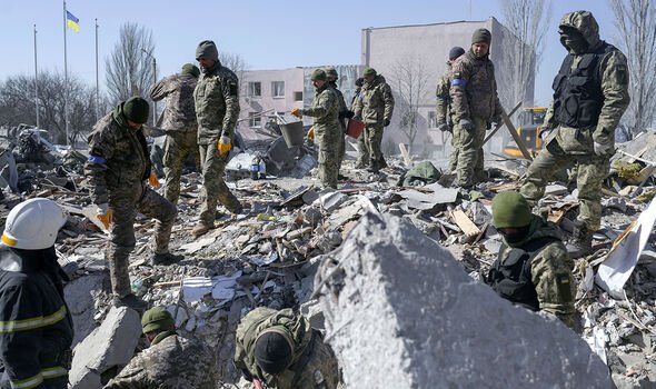 “LAVDI UKRAINËS…”/ Putin “tradhëtohet” nga aleatët e tij, ushtarët vullnetarë të Bjellorusisë mbështesin Zelensky-n