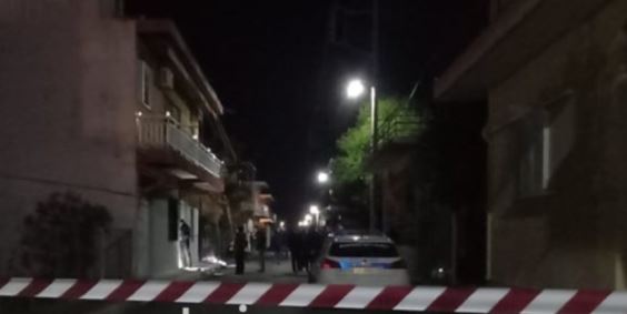 TRAGJEDIA NË GREQI/ Kush e vrau familjen shqiptare? 11-vjeçari gjeti 2 vëllezërit e prindërit të vdekur, tentoi…